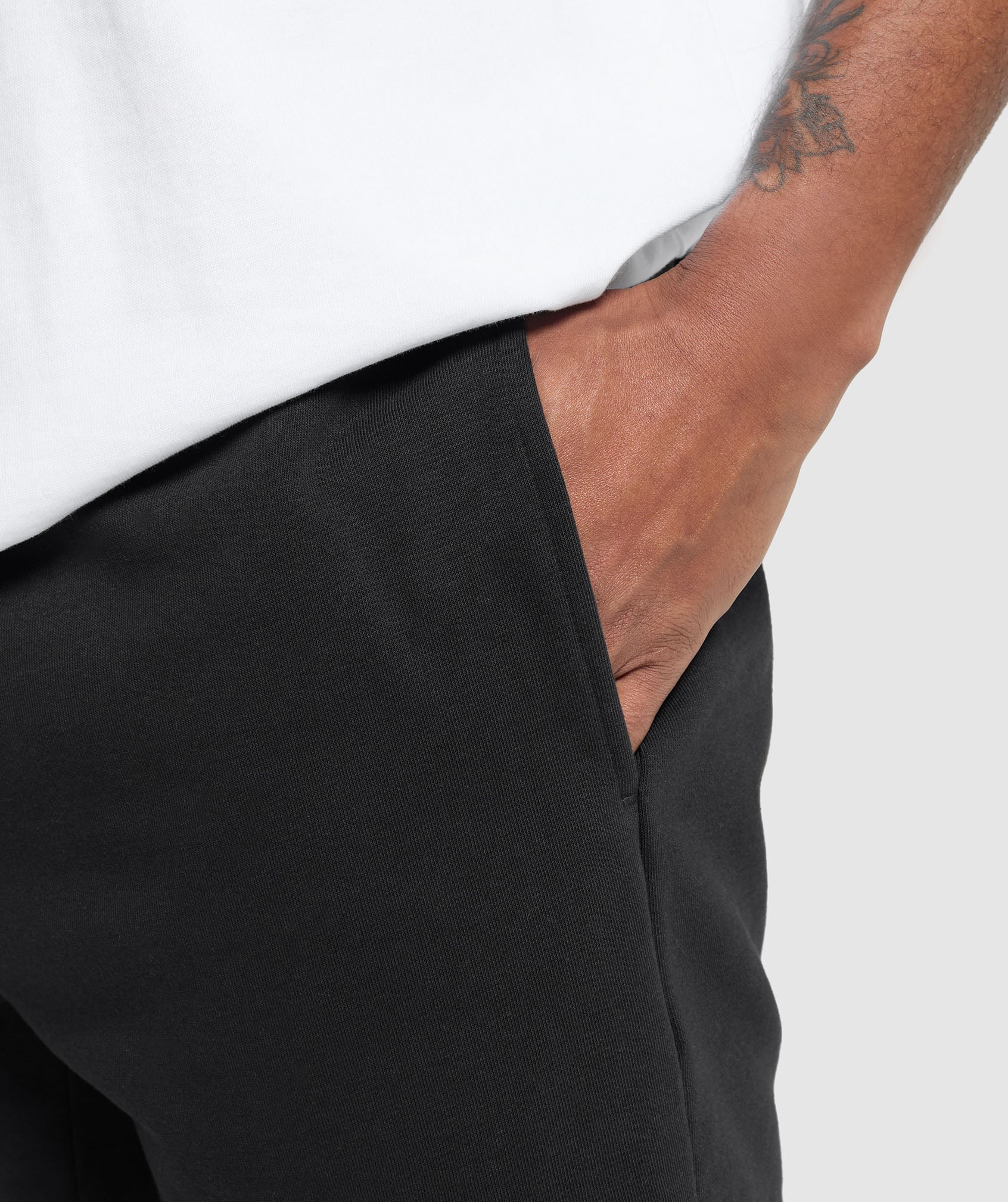Crest 9" Shorts